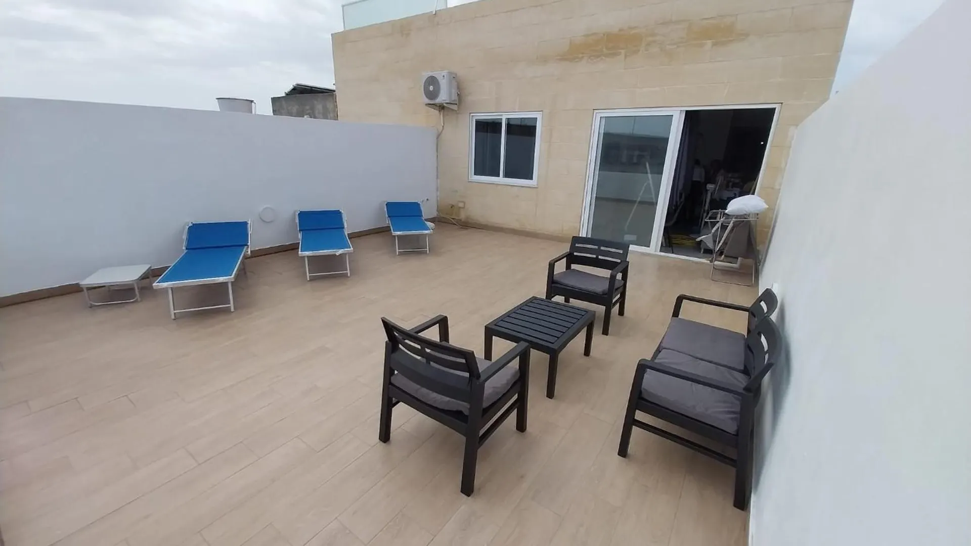 5B Luxury Apartment contacts
